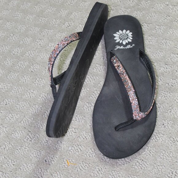 Yellow Box Women's Sz 6 Silver and Peach Bling Foam Sandals - Picture 2 of 6